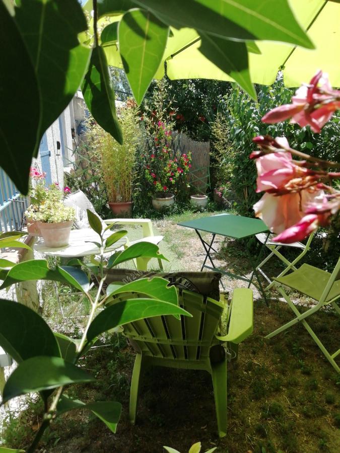 آرْلْ Chambre D'Hote - Mas Le Barret المظهر الخارجي الصورة